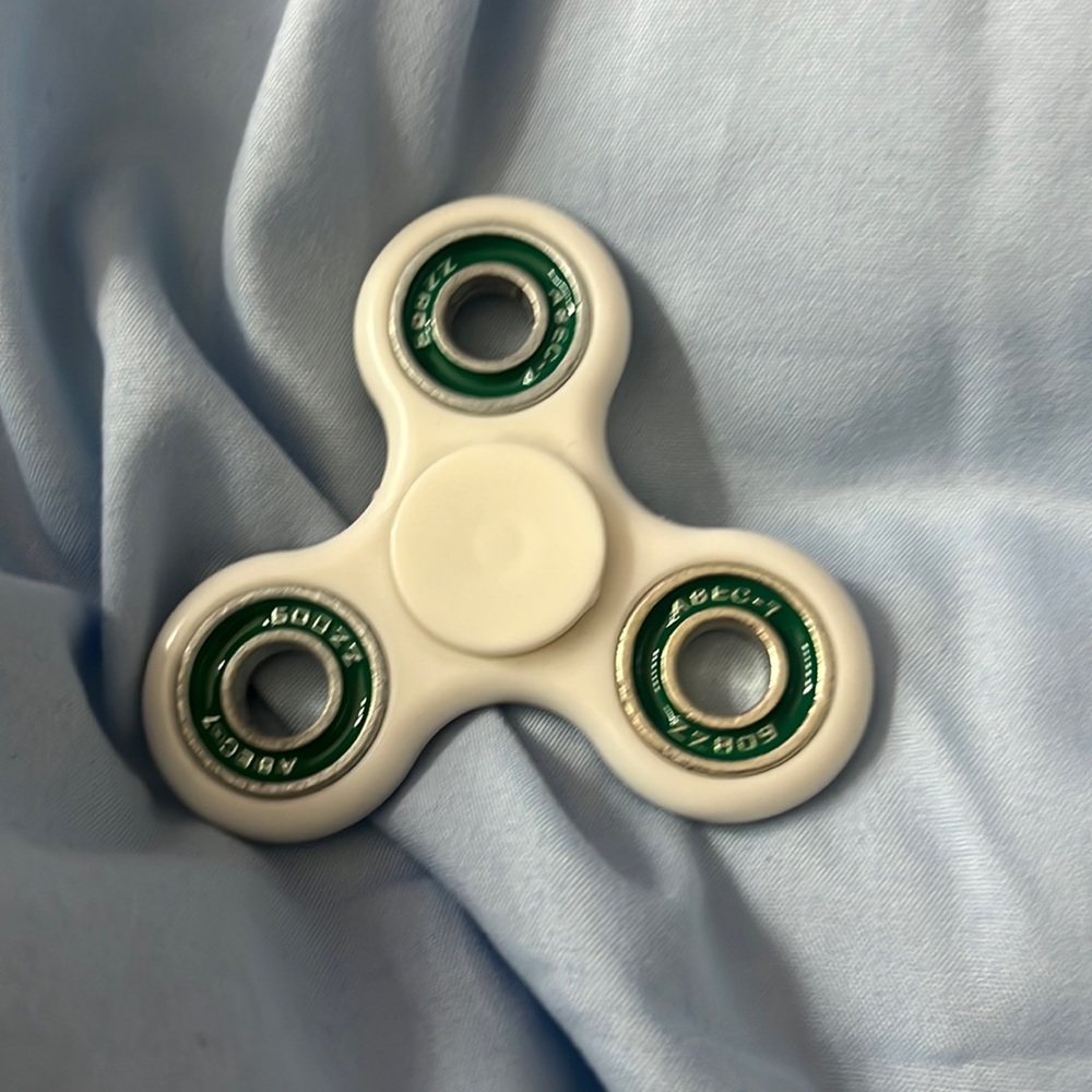 Fidget spinner